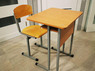 Парты с полками и стулья регулируемые по высоте
