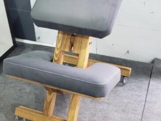 Кресло ортопедическое (коленный стул), для правильной осанки.