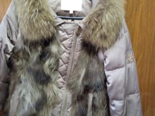 Пуховик с натуральным мехом размер S
