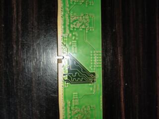 Продам 2 плашки оперативной памяти DDR4 Б/У