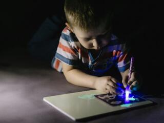 Творческий детский набор для рисования "Рисуй светом"