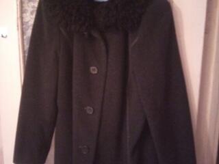 Продам женское пальто размер: 54-56.