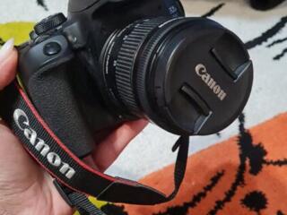 Продам фотоаппарат Canon EOS 850D