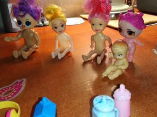 Чемоданчик с игрушками для кукол и куклы маленькие идеальные (6 шт)