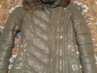 Продаю женское, зимнее пальто, до колен, разм. 44-48,очень теплое. 500 руб