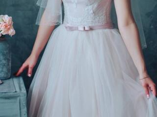 Утонченное свадебное платье, недорого.
