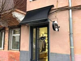 Оренда фасадного приміщення, вул. Б. Хмельницького під перукарню/салон