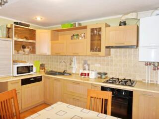 Продаю простору 3к квартиру 90 метрів на пр. Миру