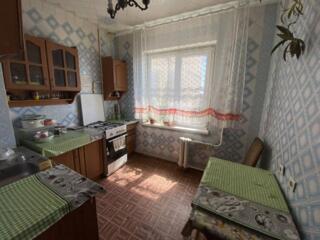 Продам четырехкомнатную квартиру на Бочарова, общей площадью 85 кв.м. 