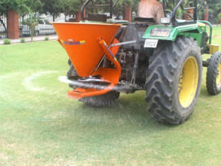 Навесной разбрасыватель удобрений Fieldking FKFS-180