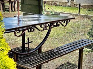Masa cu scaune pentru cimitir sau ograda ta