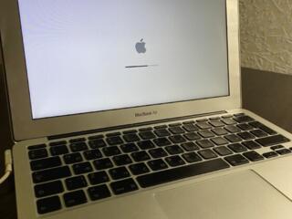 Продам MacBook Air 11 2010