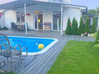 Аренда уютного дома в Совиньон, 150 м, 6 соток, бассейн