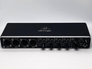 Звуковая карта Behringer UMC404HD