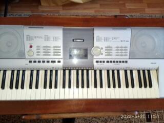 Продам синтезатор, микрофон