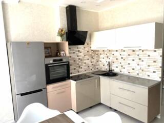 В продаже просторная квартира в ЖК Левитана. Расположена на 17 этаже .