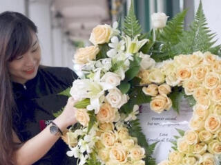 Florist pentru confecționarea coroanelor funerare / Флорист