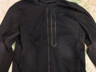 Продам Nike теч 2021