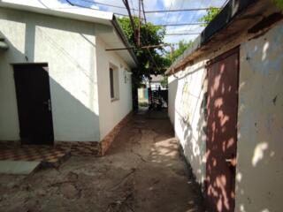 Сдается полдома. С января.