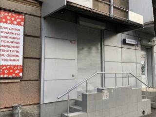 21682 фасадное помещение на ул. ...