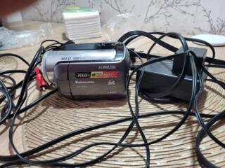 Видеокамера Panasonic SDR-H280.Все в комплекте пульт. Цена договорная.