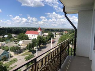 Продаётся Квартира большой площадью - Двух уровневая. Центр