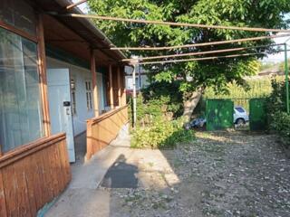 Продаю дом в Кетросу + 12 соток земли 24000 euro, 10 км от Кишинёва