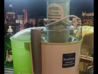 Тип соковыжималок Соковыжималка центробежная Материал Нержавеющая с