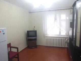Camera in camin, 16 m2, et. 1, sect. Centru