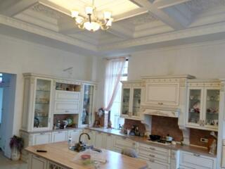 Продам дом в Одессе Совиньон, 2 этажа/4 уровня, общая площадь 950м2, .