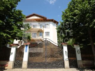 Vânzare, casă, 3 nivele, 14 camere, strada Independenței, Bălți