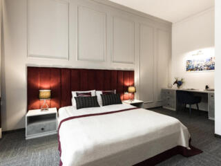 Продам Готель, розташований у самому серці Одеси, на вул Дерибасівська