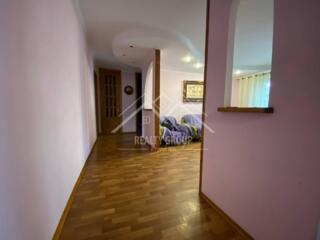 Оренда затишної трикімнатної квартири на Доманському