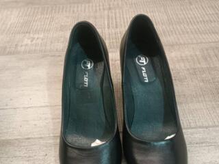 Продам новые туфли