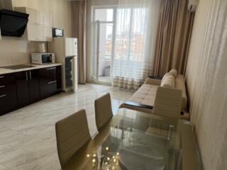 Аренда светлой квартиры с террасой и видом моря