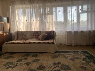 Сдается в аренду трехкомнатная квартира в Центре города!