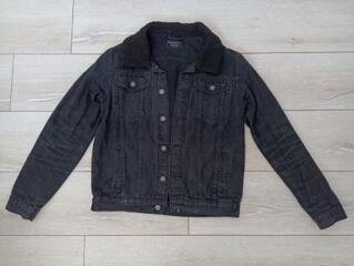 Черная джинсовая куртка, размер S
