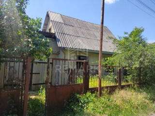 Se vinde casă, amplasat în s. Todirești ! Suprafața casei : 50 mp. ...
