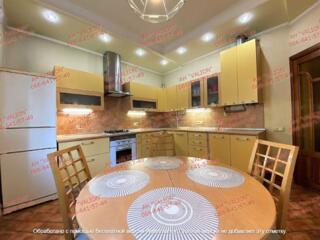 продаж 5-к будинок Київ, Святошинський, 267000 $