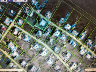 Se vinde Casa - cu 2 loturi 19 ari sub constr. - Ialoveni centru!