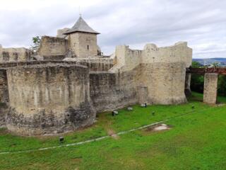 Excursie la Suceava(Cetatea de scaun+Radauti(zoo)-1100 lei/1 persoana