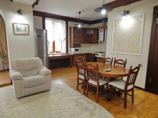 Сдам двухуровневую квартиру возле парка Шевченко