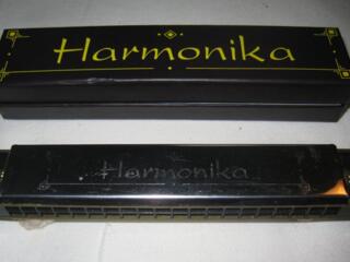 Немецкая губная гармошка "Harmonika" почти новая.