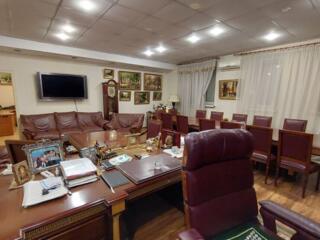 У продажу сучасне комерційне приміщення з дорогим ремонтом