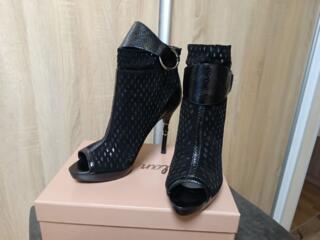 Ботильоны летние на каблуке с открытым носом