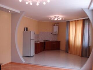 Предлагается к продаже трехэтажный дом - 450 кв. метров в трех ...