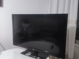 Телевизор LG 117см-46 дюймов в хорошем состоянии