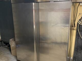 Холодильный шкаф из нержавеющей стали (Германия)