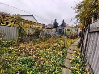 В продаже 4 сотки земли и дом на Фонтанской дороге. На участке ...