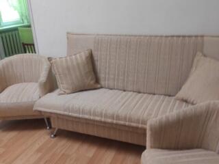 Продаётся мягкая мебель: диван и два кресла, в отличном состоянии.